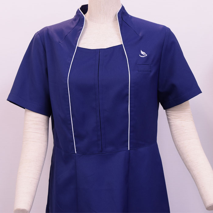 オリジナル制服製作実績 ロゴ刺繍 /ITAKURA様/エステ、歯科、病院制服ユニフォーム　ロゴ刺繍・ネーム刺繍制作実績