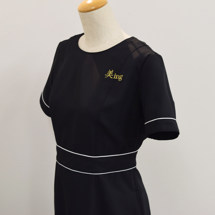 オリジナル制服製作実績 ロゴ刺繍 /美ing様/エステ、歯科、病院制服ユニフォーム　ロゴ刺繍・ネーム刺繍制作実績