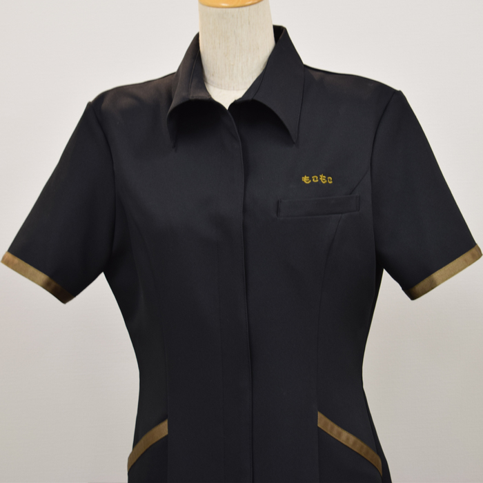 オリジナル制服製作実績 ロゴ刺繍 /もこもこ様/エステ、歯科、病院制服ユニフォーム　ロゴ刺繍・ネーム刺繍制作実績