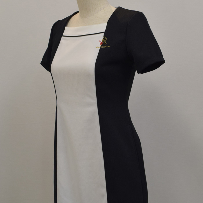 オリジナル制服製作実績 ロゴ刺繍 /ワンズメイクラボ様/エステ、歯科、病院制服ユニフォーム　ロゴ刺繍・ネーム刺繍制作実績