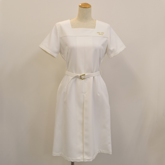オリジナル制服製作実績 ロゴ刺繍 /エステサロンクラリス様/エステ、歯科、病院制服ユニフォーム　ロゴ刺繍・ネーム刺繍制作実績