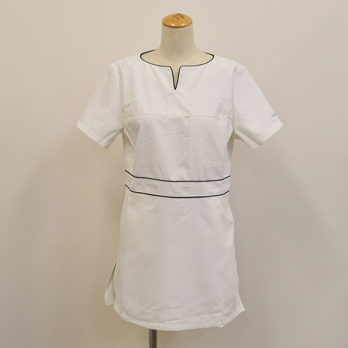 オリジナル制服製作実績 ロゴ刺繍 /美容整体サロンculus様/エステ、歯科、病院制服ユニフォーム　ロゴ刺繍・ネーム刺繍制作実績