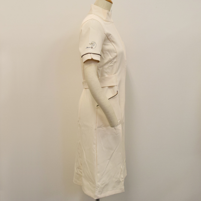オリジナル制服製作実績 ロゴ刺繍 /20211124_Libmoon様/エステ、歯科、病院制服ユニフォーム　ロゴ刺繍・ネーム刺繍制作実績