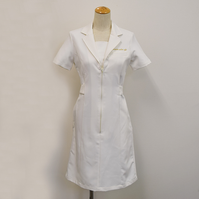 オリジナル制服製作実績 ロゴ刺繍 /プライベートサロンリジェ様/エステ、歯科、病院制服ユニフォーム　ロゴ刺繍・ネーム刺繍制作実績