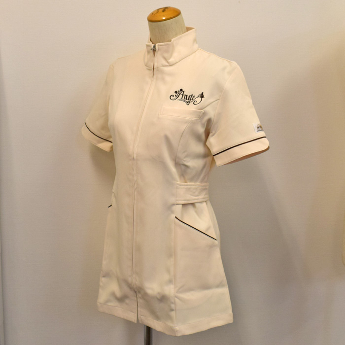 オリジナル制服製作実績 ロゴ刺繍 /Anje様/エステ、歯科、病院制服ユニフォーム　ロゴ刺繍・ネーム刺繍制作実績