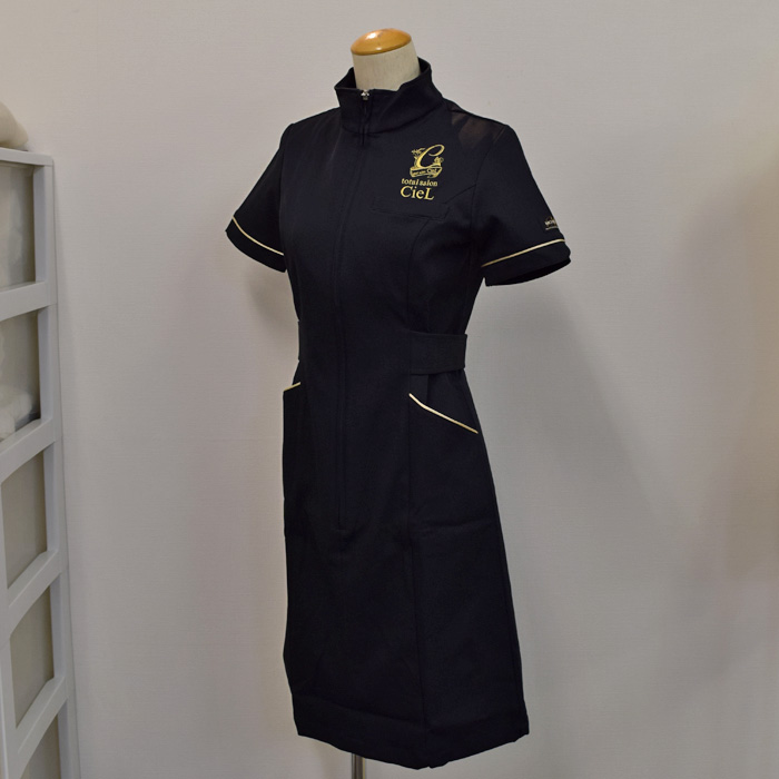 オリジナル制服製作実績 ロゴ刺繍 /トータルサロンCiel様/エステ、歯科、病院制服ユニフォーム　ロゴ刺繍・ネーム刺繍制作実績
