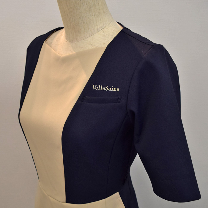 オリジナル制服製作実績 ロゴ刺繍 /Vellesaine様/エステ、歯科、病院制服ユニフォーム　ロゴ刺繍・ネーム刺繍制作実績