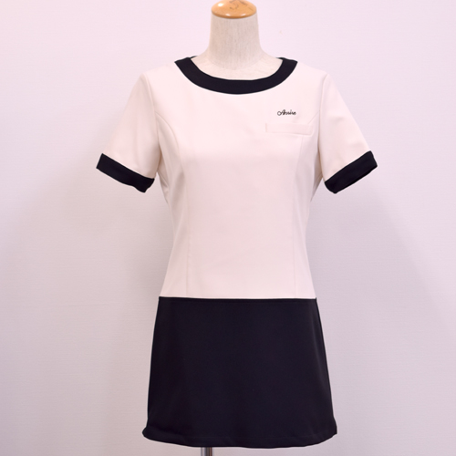 オリジナル制服製作実績 ロゴ刺繍 /アンリール様/エステ、歯科、病院制服ユニフォーム　ロゴ刺繍・ネーム刺繍制作実績