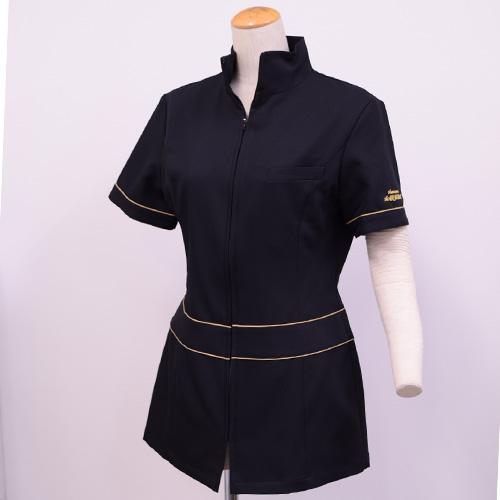 オリジナル制服製作実績 ロゴ刺繍 /アロマルームマジョラム様/エステ、歯科、病院制服ユニフォーム　ロゴ刺繍・ネーム刺繍制作実績