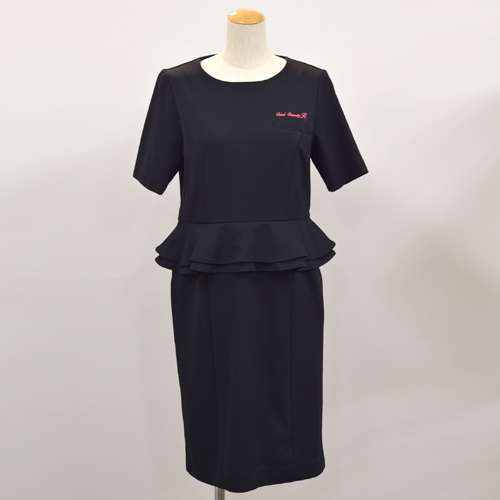 オリジナル制服製作実績 ロゴ刺繍 /トータルビューティーアール様/エステ、歯科、病院制服ユニフォーム　ロゴ刺繍・ネーム刺繍制作実績