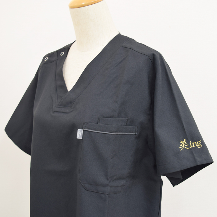 オリジナル制服製作実績 ロゴ刺繍 /美ing様/エステ、歯科、病院制服ユニフォーム　ロゴ刺繍・ネーム刺繍制作実績