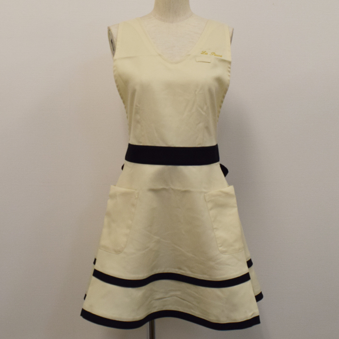 オリジナル制服製作実績 ロゴ刺繍　20231024_La Pause様/エステ、歯科、病院制服ユニフォーム　ロゴ刺繍・ネーム刺繍制作実績