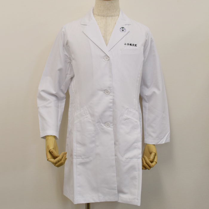 オリジナル制服製作実績 ロゴ刺繍 /20220420_小玉鍼灸院様/エステ、歯科、病院制服ユニフォーム　ロゴ刺繍・ネーム刺繍制作実績