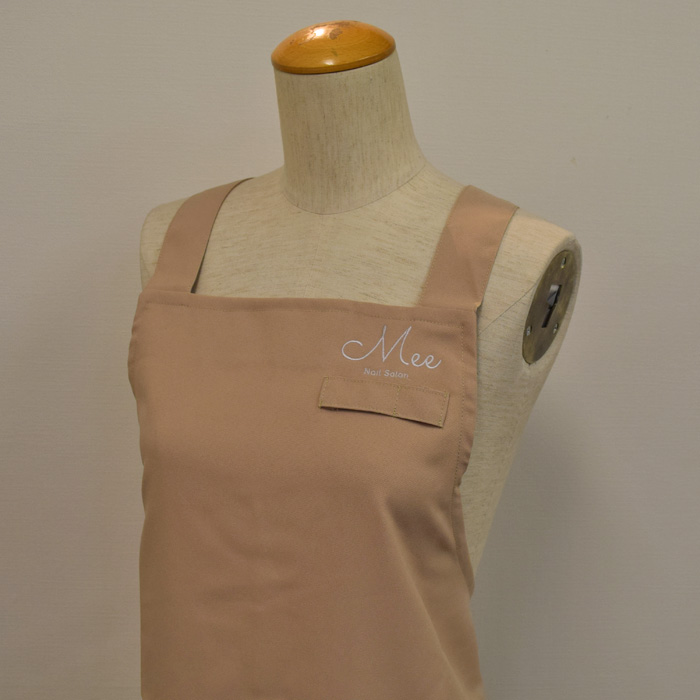 オリジナル制服製作実績 ロゴ刺繍　ネイルサロンMee様/エステ、歯科、病院制服ユニフォーム　ロゴ刺繍・ネーム刺繍制作実績