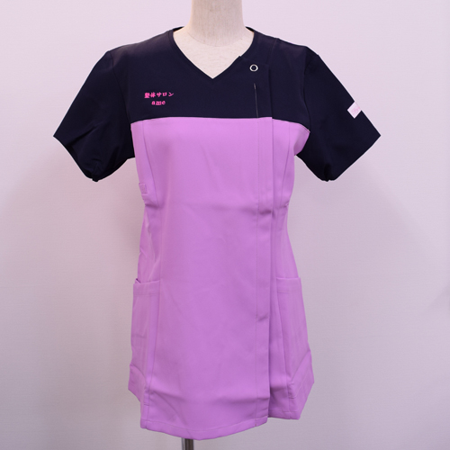 オリジナル制服製作実績 ロゴ刺繍 /整体サロンame様/エステ、歯科、病院制服ユニフォーム　ロゴ刺繍・ネーム刺繍制作実績