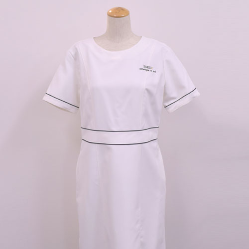 オリジナル制服製作実績 ロゴ刺繍 /SOEUR様/エステ、歯科、病院制服ユニフォーム　ロゴ刺繍・ネーム刺繍制作実績