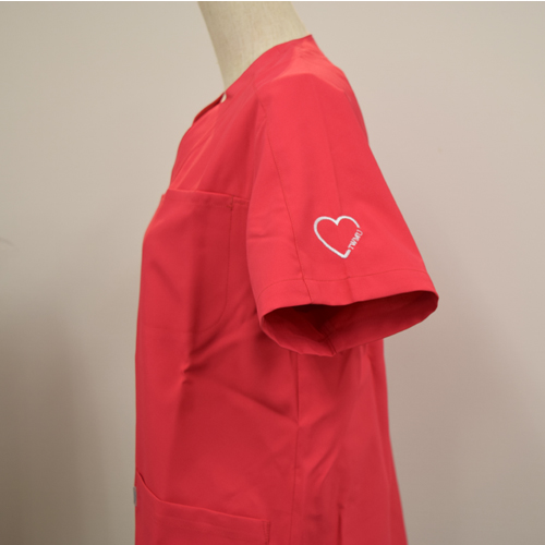 オリジナル制服製作実績 ロゴ刺繍 /TWMUa様/エステ、歯科、病院制服ユニフォーム　ロゴ刺繍・ネーム刺繍制作実績