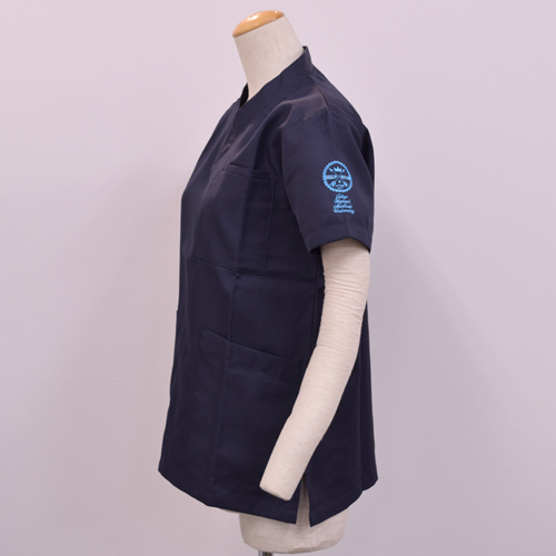 オリジナル制服製作実績 ロゴ刺繍 /TWMUak様/エステ、歯科、病院制服ユニフォーム　ロゴ刺繍・ネーム刺繍制作実績