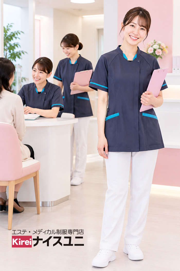 クリニック看護師の制服｜ネイビー×ホワイトで親しみやすくやさしいスクラブコーデ｜エステ・歯科・病院ユニフォームはコーディネートから選ぶ【mxc0019】