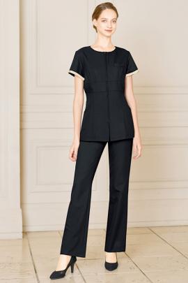 美脚パンツ　エステサロンの激しい動きもストレッチでカバーするブーツカットパンツ【女】