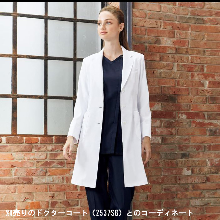 【病院・歯科・クリニック】FLab.のスクラブパンツ超軽量で動きやすい　2色【女性用】　モデル着用イメージ