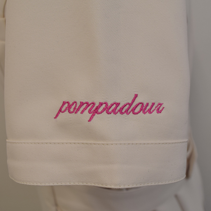 エステ、歯科、病院制服刺繍実績　pompadour様(ワンピース　ネーム刺繍)