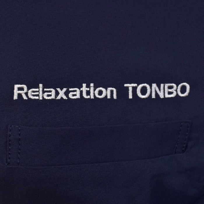 エステ、歯科、病院制服刺繍実績　Relaxation TONBO様(スクラブ　ネーム刺繍)